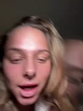 KayleeBella live sex cam