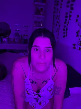 julieeeeee75 live sex cam
