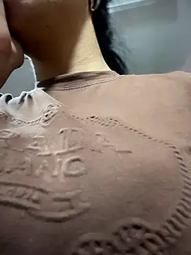 Naatalia live sex cam