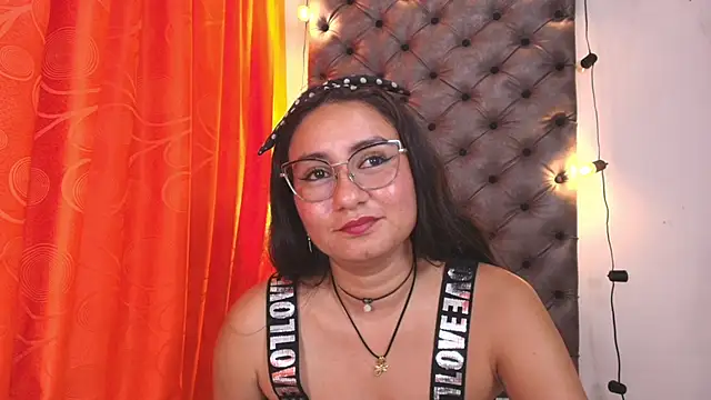 Luna021_1's cam snapshot