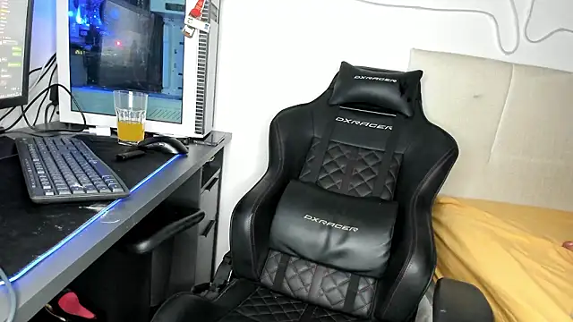 Lyra_XX live sex cam