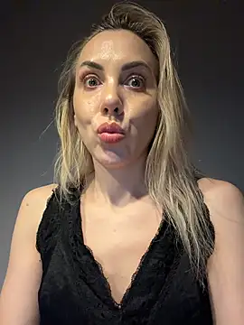 ElenaWhitmore's cam snapshot