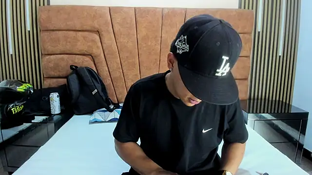 MATHY_ROBERT live sex cam