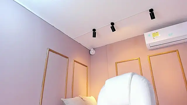 NahimiThompson's cam snapshot