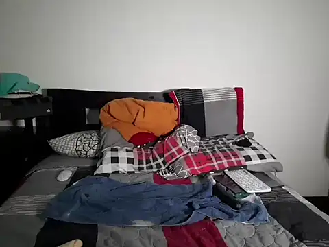 littlelatinhunter live sex cam