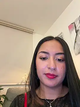 Rae_Lil_White live sex cam