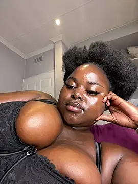 Honeycoco0211 live sex cam