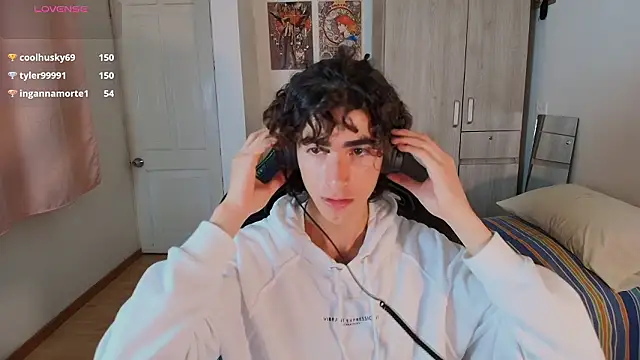 Nude_Boy18 live sex cam