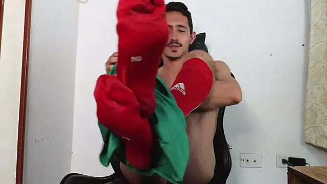 HomeAloneK's cam snapshot