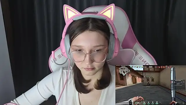 Pink-Aura-'s cam snapshot