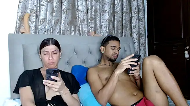 sweethoneytsx live sex cam