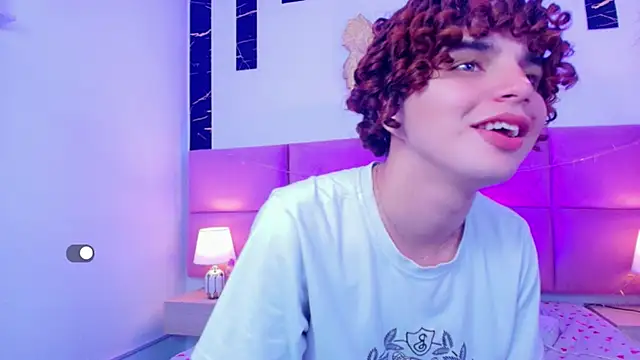 Skyee_angel's cam snapshot