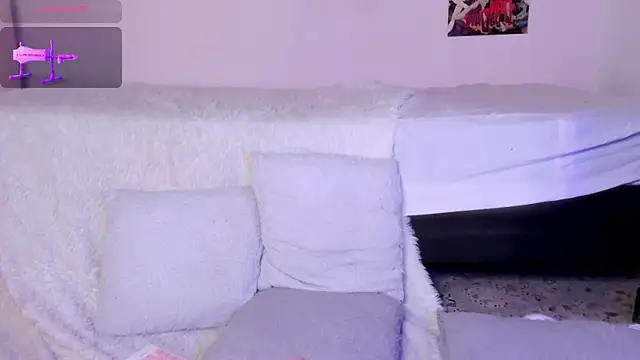 Luna-Chann live sex cam