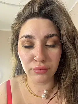 KiraBarlows live sex cam