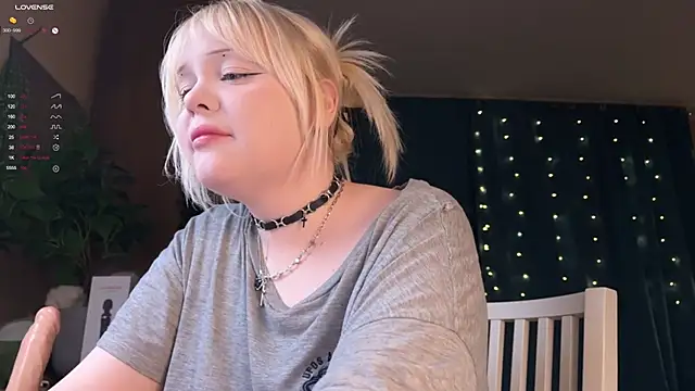 LisaLaas live sex cam