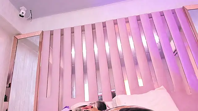 VioletteRoselle's cam snapshot