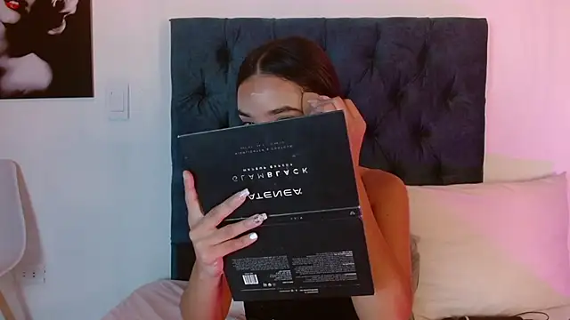 Lilith_Nocturne's cam snapshot