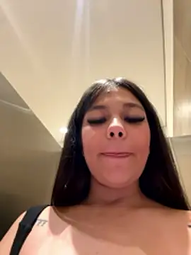 Alyshanon18 live sex cam