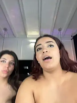 NaughtyNinnaXXX live sex cam