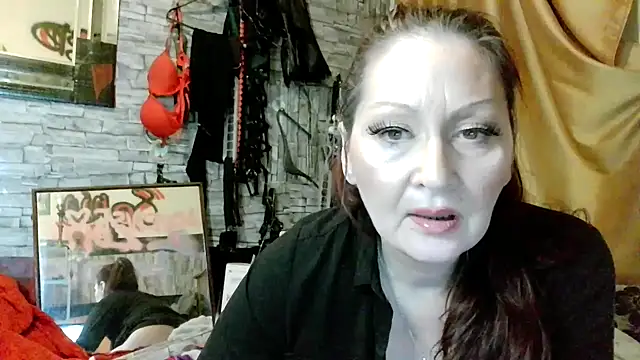 dominatrixredsonyja live sex cam