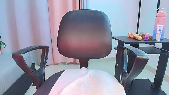 saray_reesee's cam snapshot