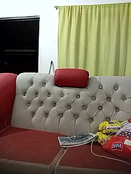 Dearlyescream27's cam snapshot