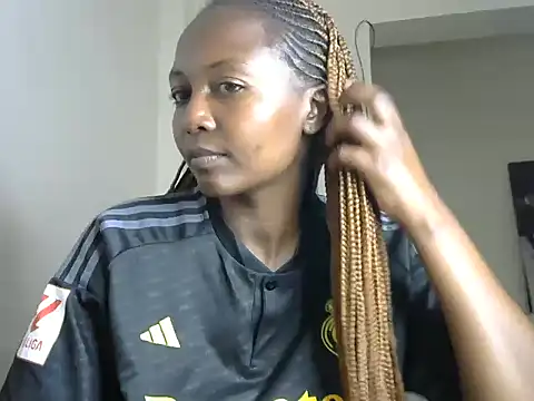 Petite_lyra live sex cam