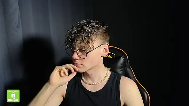 Keytaro live sex cam