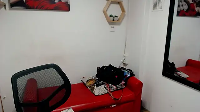 DIVAX_MONSERRAT's cam snapshot