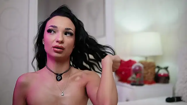 MaraJolie live sex cam