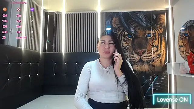 --Aysha's cam snapshot