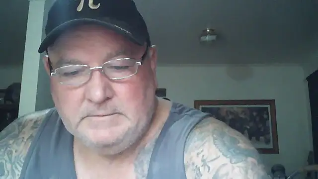 KINKYBLUEYES69 live sex cam