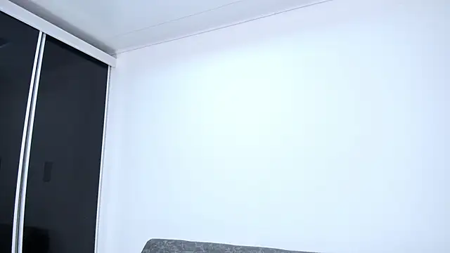 Alondra_Cutie live sex cam