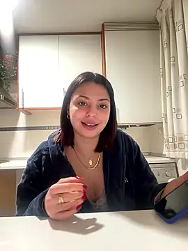 Noeliagglow live sex cam