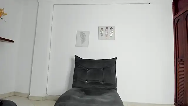 anniesweet-'s cam snapshot