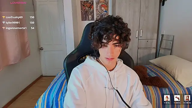 Nude_Boy18 live sex cam