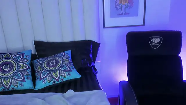 Mara_Wolf01's cam snapshot