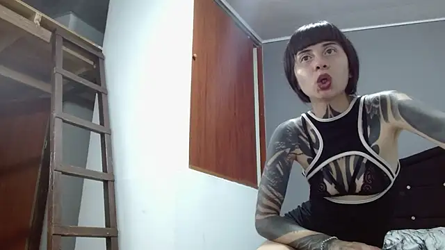 Emilia_1995's cam snapshot