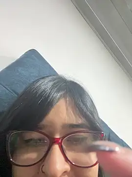 UAlyabaniat's cam snapshot