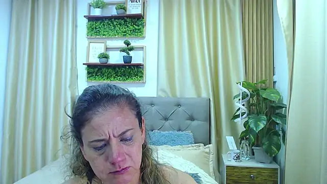 sasi_luna's cam snapshot