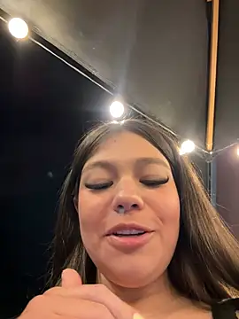 Alyshanon18 live sex cam