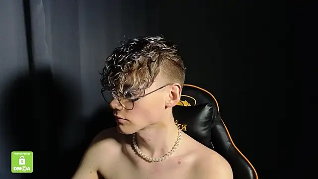 Keytaro live sex cam