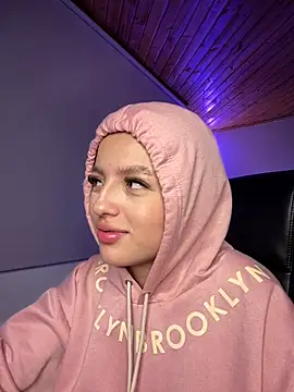 Sofia18_pinkk live sex cam