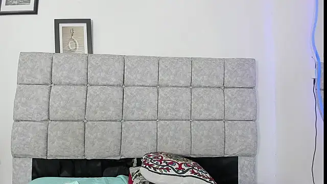 sofiia_smith_'s cam snapshot