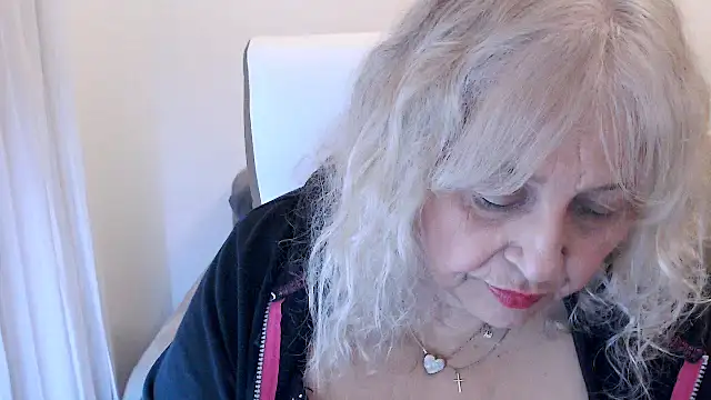 SusiLifeXXX live sex cam