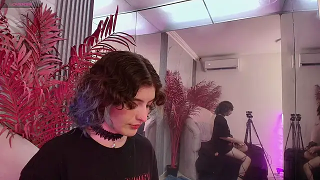 EvaHalsey live sex cam