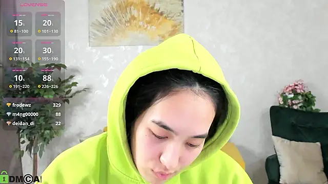 FlirtyAura's cam snapshot