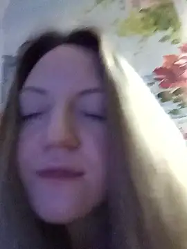 KattyLuuu's cam snapshot