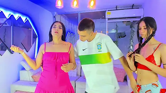 stangirls_'s cam snapshot