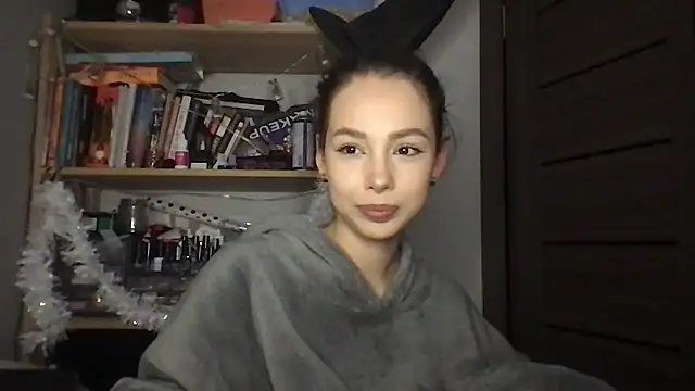 Yuna5343 live sex cam